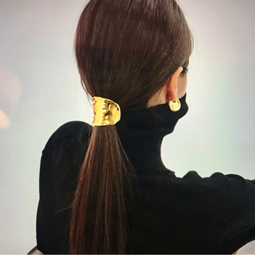 ✨Gold Ponytail Accessory✨ - Picture 7 of 7